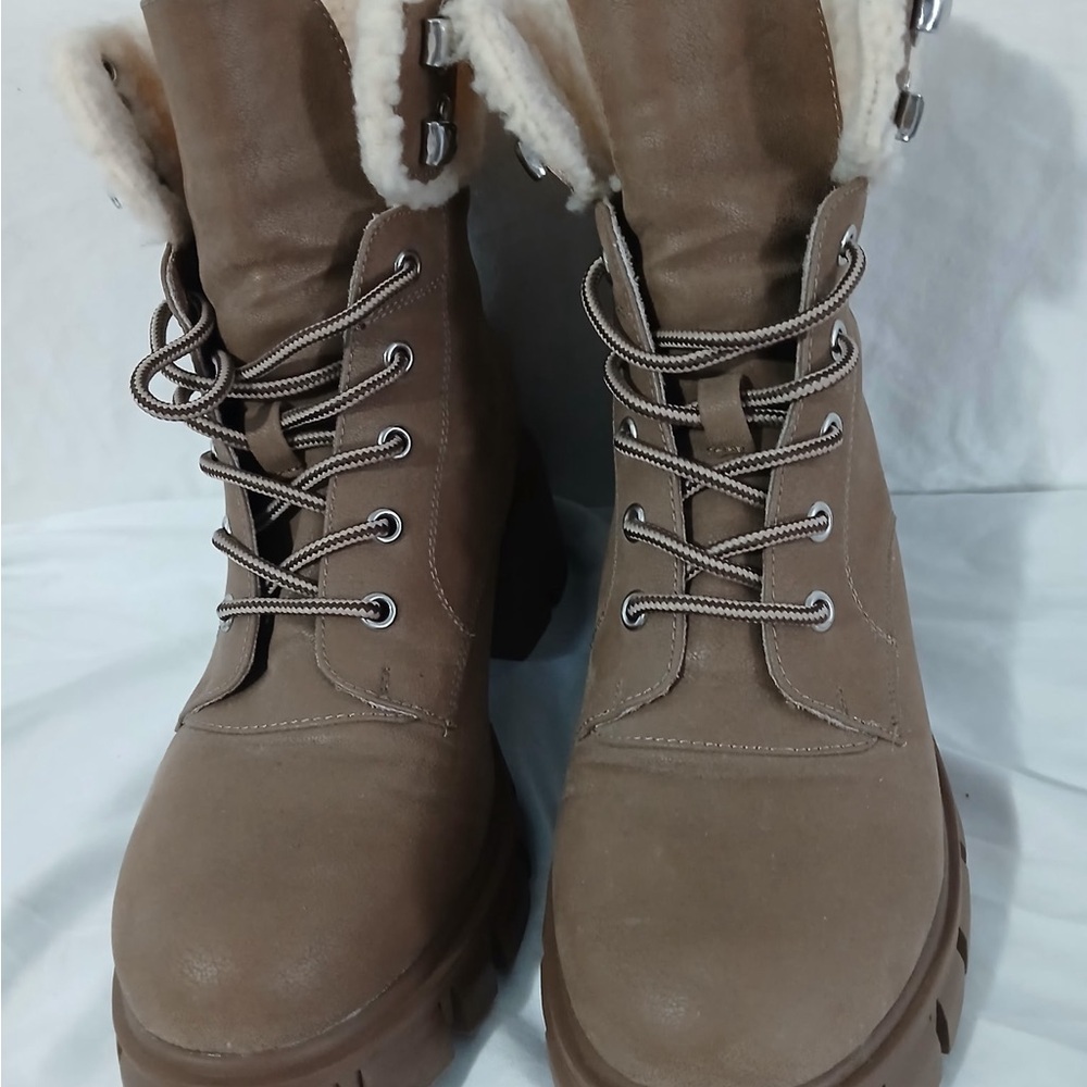 🤎 MIA Tan Lace-Up Combat Boots with Shearling Trim